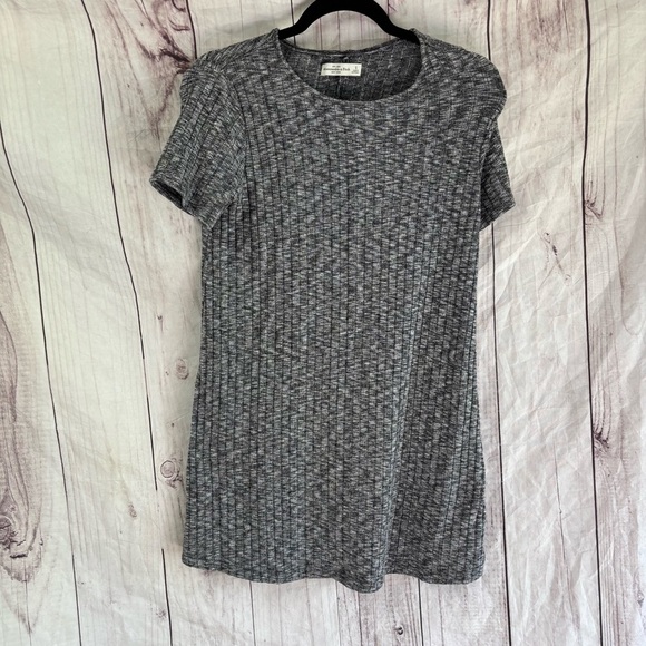 Abercrombie & Fitch Gray Ribbed Fitted Short Sleeve Tee Mini Casual Dress Small - Picture 1 of 5